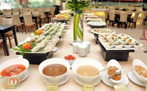 Tiệc buffet nhà hàng khách sạn