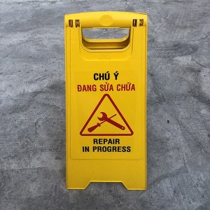 Biển cảnh báo đang sửa chữa